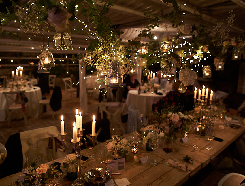 Abendliches Ambiente der alten Gärtnerei in München bei einer Hochzeit